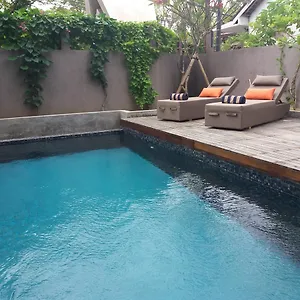 Anshel Seminyak